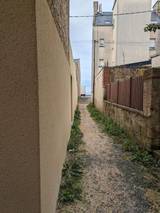 Appartement Avec Jardin Et Acces Mer Grandcamp-Maisy Exterior foto